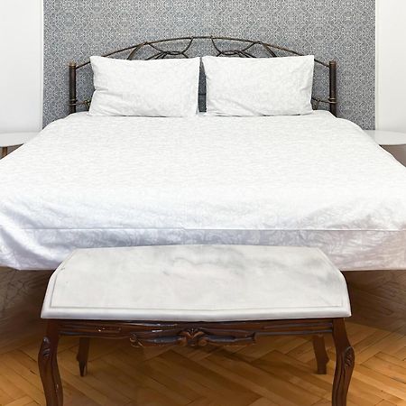 Teodora Square Apartments Площа Святого Теодора Lviv Exteriör bild